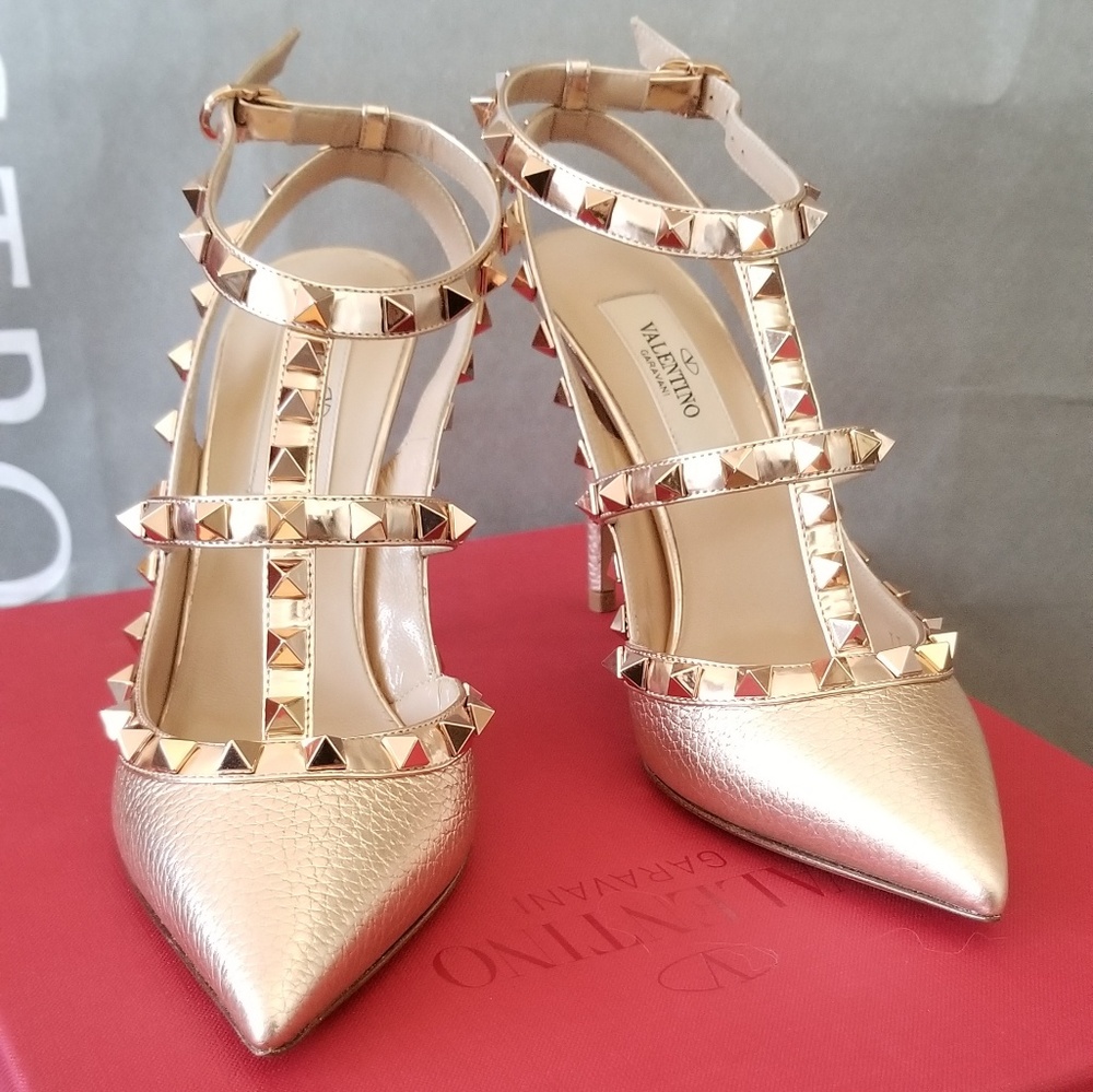 NIB VALENTINO ROCKSTUD T-STRAP PUMP
